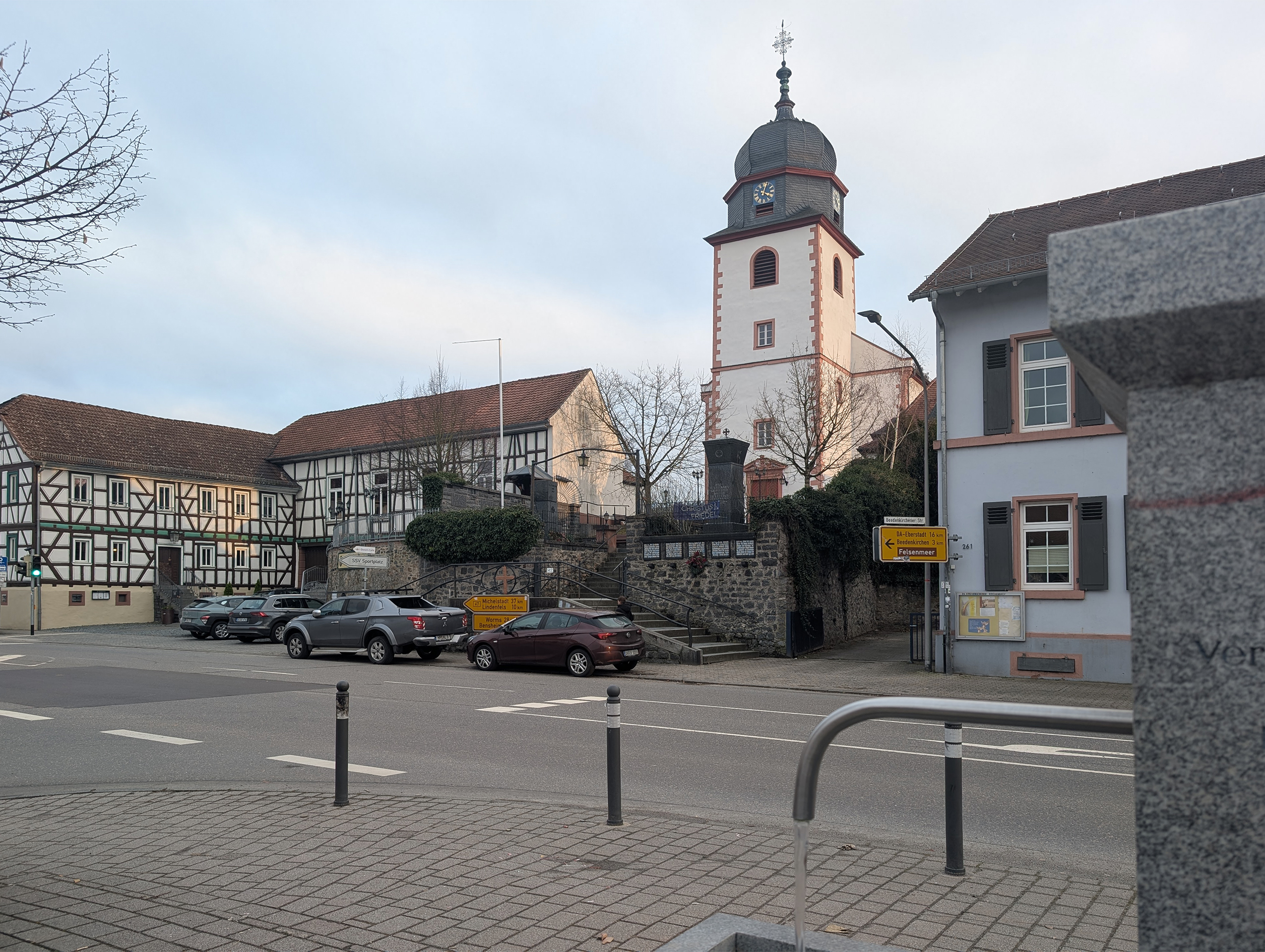 Marktplatz in Reichenbach, Blick auf die Kirche